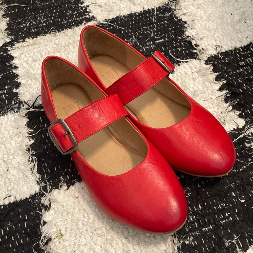 Miz Mooz Brand New Katy Mary Jane Flats in Red / Scarlet Shoes Size 37